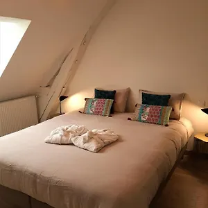 Maison d'hôtes Le Feneau Avec Jacuzzi, Creuzier-le-Neuf